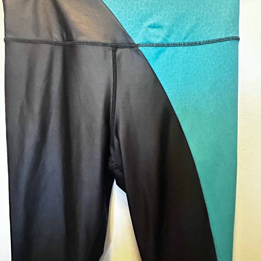 Zyia Active Jade River Stone Metallic Light n Tight High Rise 7/8 Leggings. Sz 1